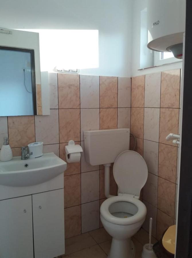 Cazare Garsoniere Four Studious Eforie Nord - baie proprie, bucătărie comună, etaj 4 Exterior foto