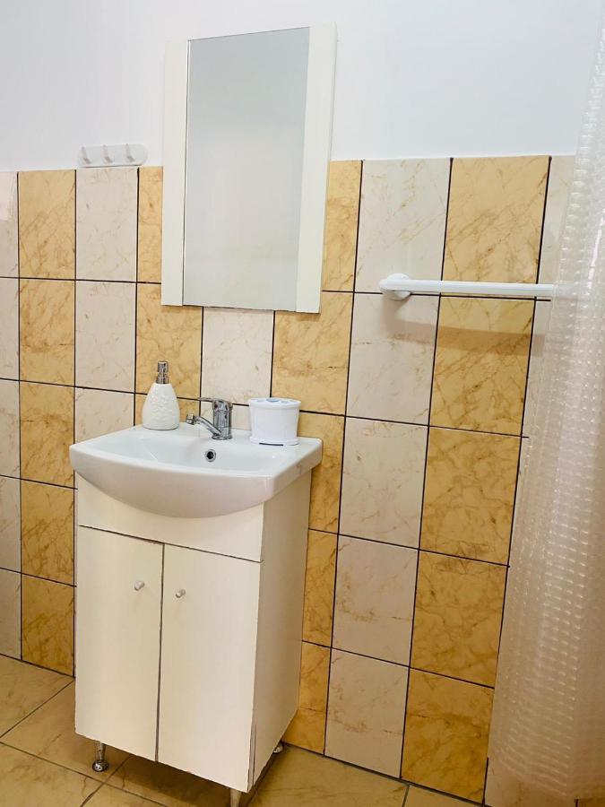 Cazare Garsoniere Four Studious Eforie Nord - baie proprie, bucătărie comună, etaj 4 Exterior foto