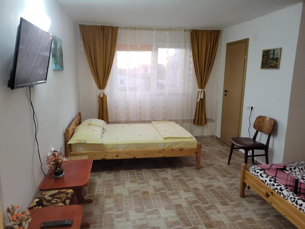 Cazare Garsoniere Four Studious Eforie Nord - baie proprie, bucătărie comună, etaj 4 Exterior foto