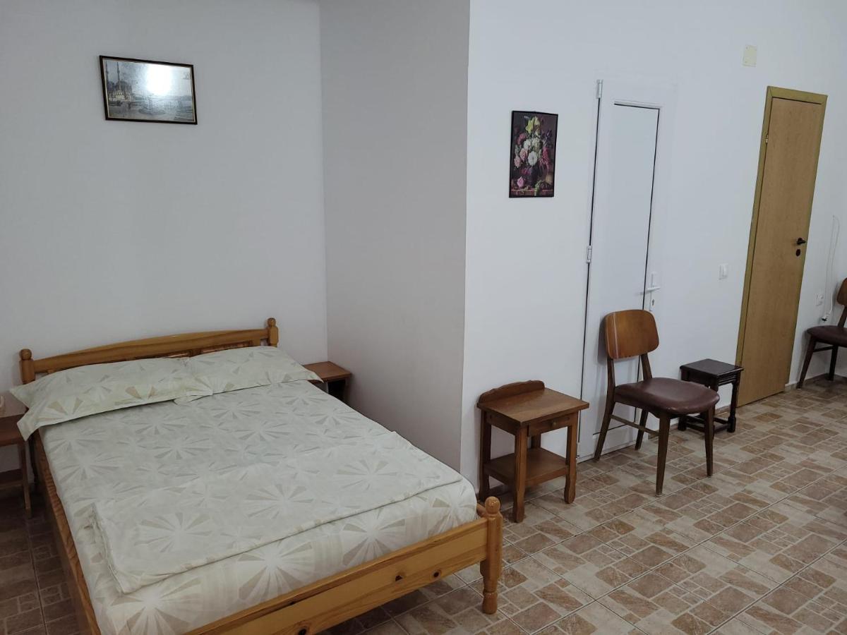 Cazare Garsoniere Four Studious Eforie Nord - baie proprie, bucătărie comună, etaj 4 Exterior foto