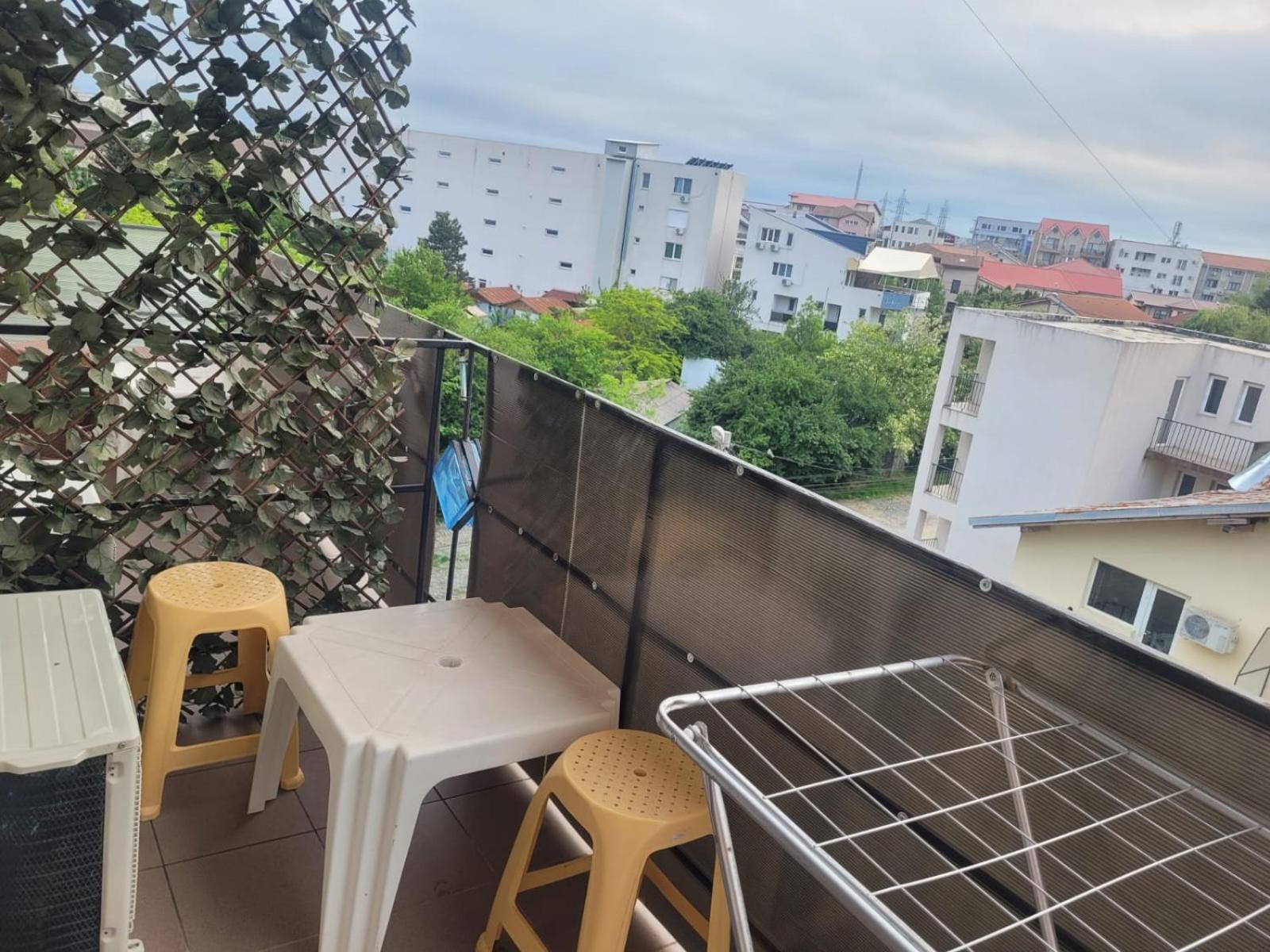 Cazare Garsoniere Four Studious Eforie Nord - baie proprie, bucătărie comună, etaj 4 Exterior foto